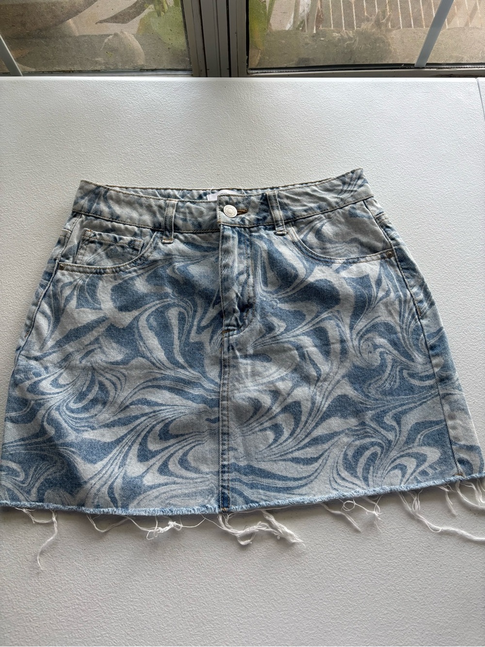 Forever 21 Blue and White Swirl-Print Denim Mini Skirt
